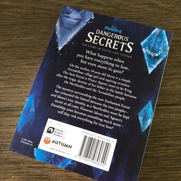 Disney Frozen 2: Dangerous Secrets: The Story of Iduna & Agnarr paperback book - Picture 5 of 5